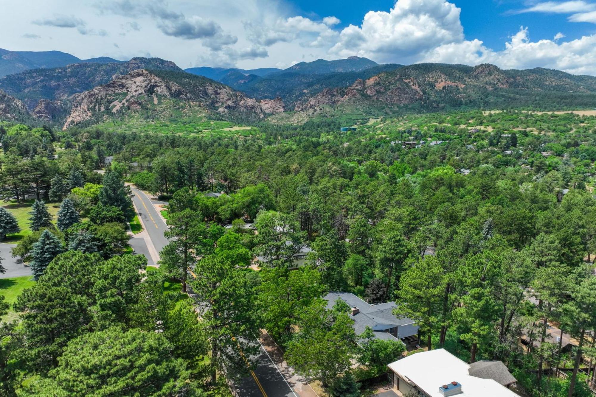 Canopy Springs Game Room & Covered Outdoor Oasis Colorado Springs Exterior foto