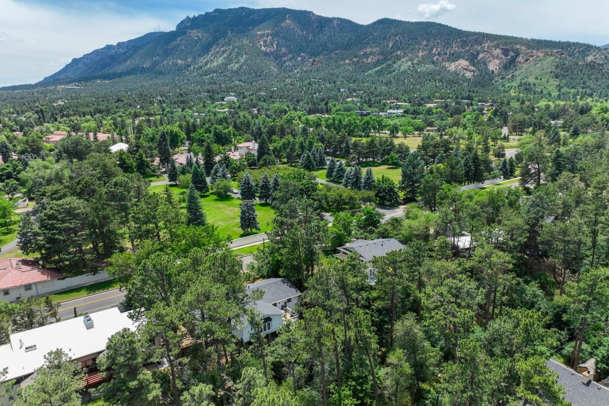 Canopy Springs Game Room & Covered Outdoor Oasis Colorado Springs Exterior foto